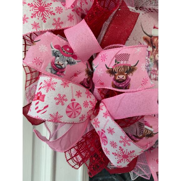 Pink Christmas Highland Cow Wreath | Farmhouse Holiday Door Hanger Decor xxx - Picture 4 of 8